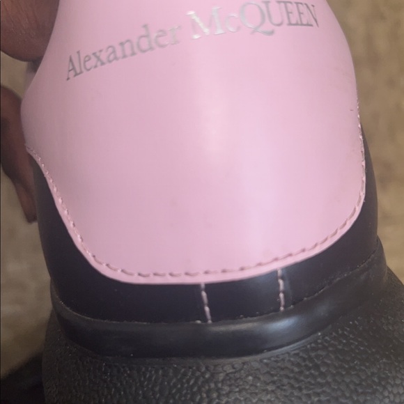 alexander mcqeen - Picture 3 of 3